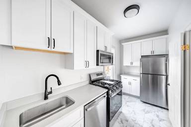 Main picture of 107 Caroline St