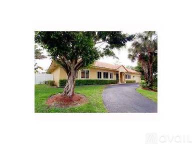Main picture of 490 SW 101st Ter