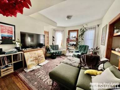 Main picture of 348 Faneuil St