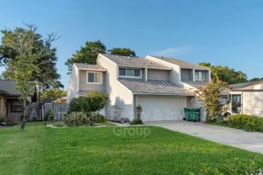 Main picture of 37 12th Ave
