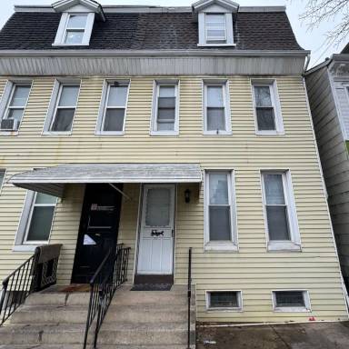 Main picture of 645 W Philadelphia St