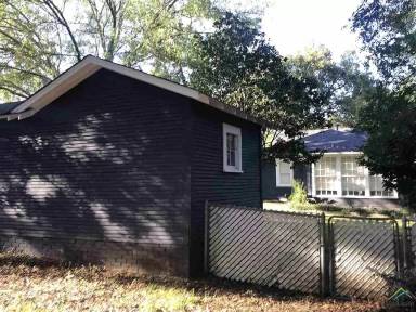 Main picture of 902 E Park Ave