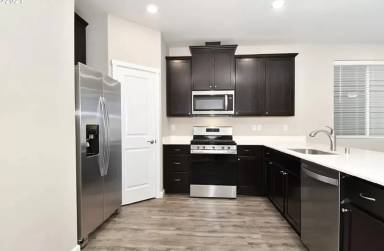 Main picture of 7121 NE 153rd Pl