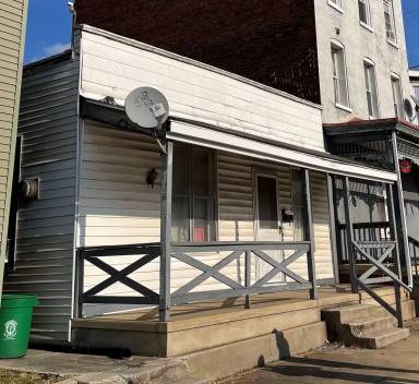 Main picture of 897 E Prospect St
