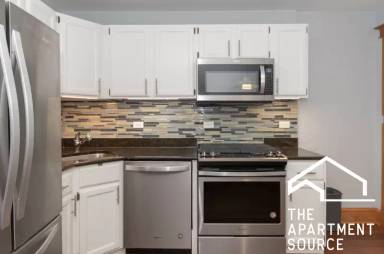 Main picture of 3710-12 N Clark St