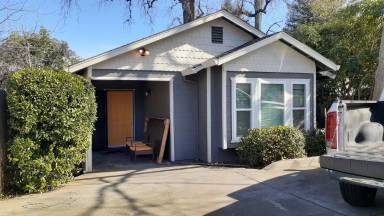 Main picture of 725 Oak St