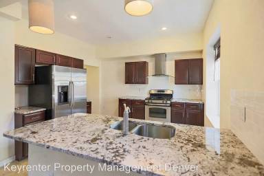 Main picture of 225 E Cedar Ave