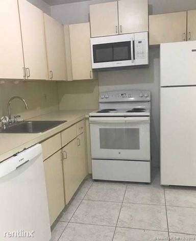 Main picture of 13726 SW 90th Ave