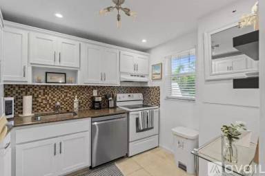 Main picture of 750 NE Spanish River Blvd