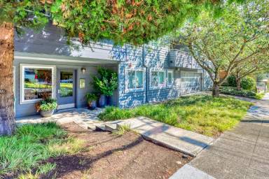 Main picture of 3624 Phinney Ave N
