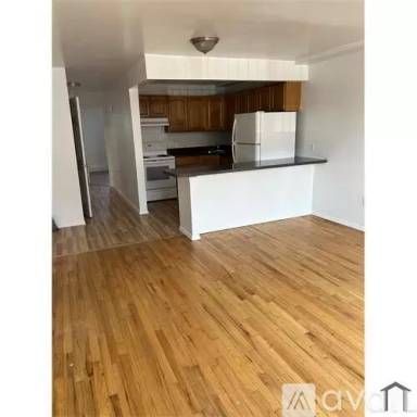 Main picture of 213 Beach 31st St