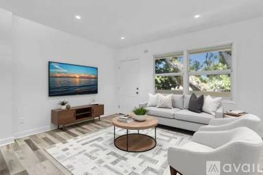 Main picture of 801 SW 15th Ave