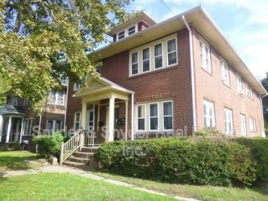 Main picture of 689 Schiller Ave