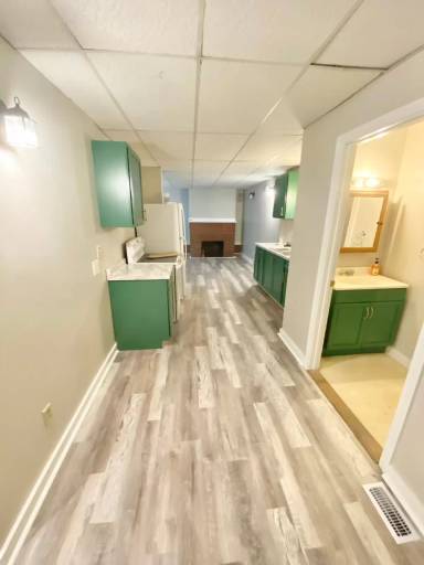 Main picture of 176 Main St