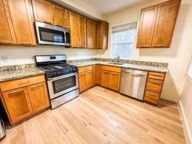 Main picture of 54 Wendell St