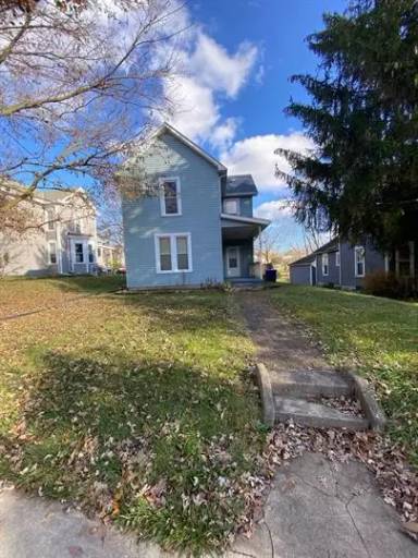 Main picture of 174 Lake St