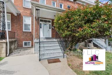 Main picture of 3808 W Garrison Ave