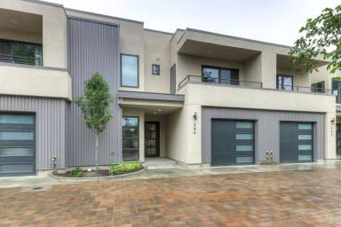 Main picture of 300 E 36th St