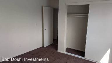 Main picture of 7443 Elm St