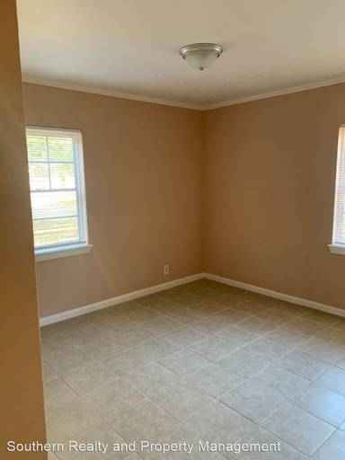 Main picture of 1009 Grenada Dr