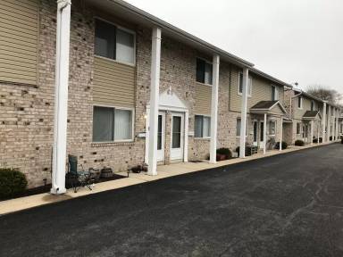 Main picture of 2611 Shoreland Ave