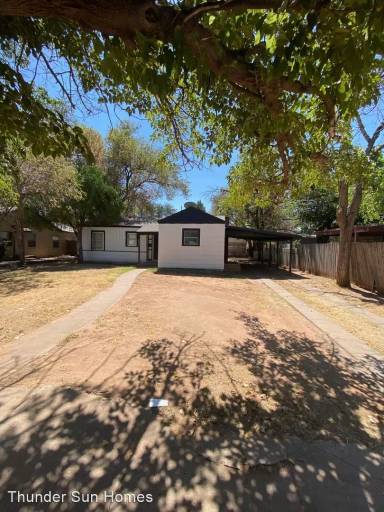 Main picture of 2403 32nd St