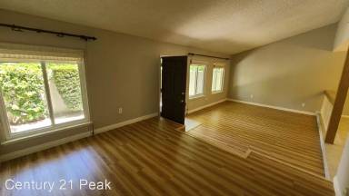 Main picture of 10469 Larwin Ave