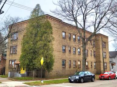 Main picture of 8302 Lake Ave