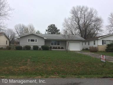 Main picture of 832 N Oak Grove Ave