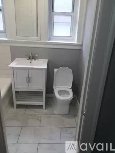 Main picture of 5843 S Blackstone Ave