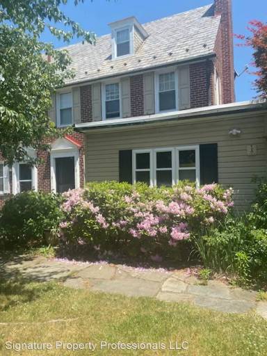 Main picture of 13 Endlich Ave