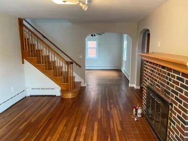 Main picture of 124 Elm St