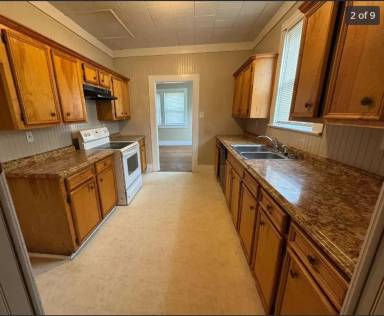Main picture of 4325 Woodlawn St