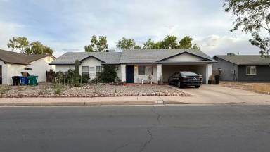 Main picture of 2733 E Contessa St