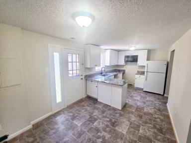 Main picture of 9755 Candace Ter