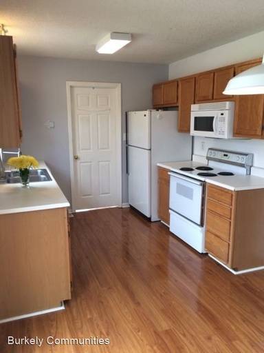 Main picture of 5710 Country Ln