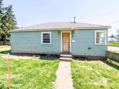 Main picture of 143 E Dodge St