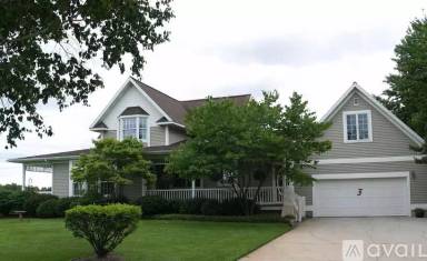 Main picture of 2051 E Ellis Rd