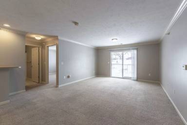 Main picture of 4880 S 131st St
