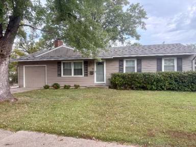 Main picture of 5330 SW 31st St