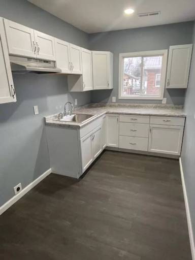 Main picture of 503 E College St