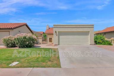 Main picture of 2210 E Forge Ave