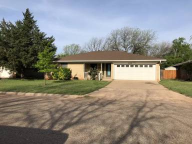 Main picture of 2010 Marsalis Dr