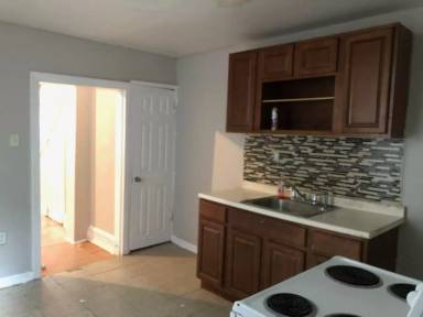 Main picture of 3348 N Sydenham St