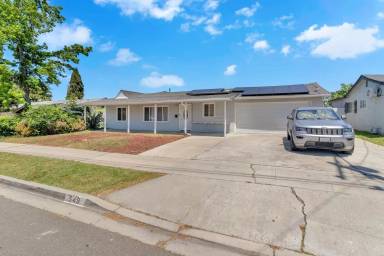 Main picture of 549 Hotz St