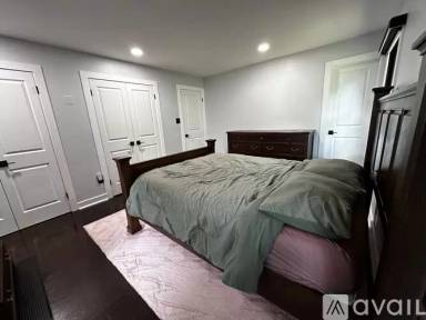 Main picture of 4309 Hillyer St