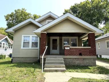 Main picture of 1221 N Linwood Ave
