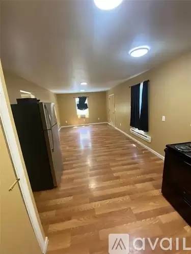 Main picture of 9313 Coffee St