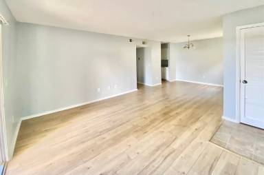 Main picture of Lexington Green Condominiums