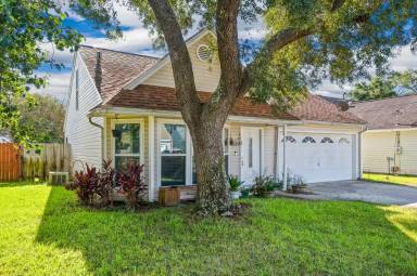 Main picture of 907 Elizabeth Ln